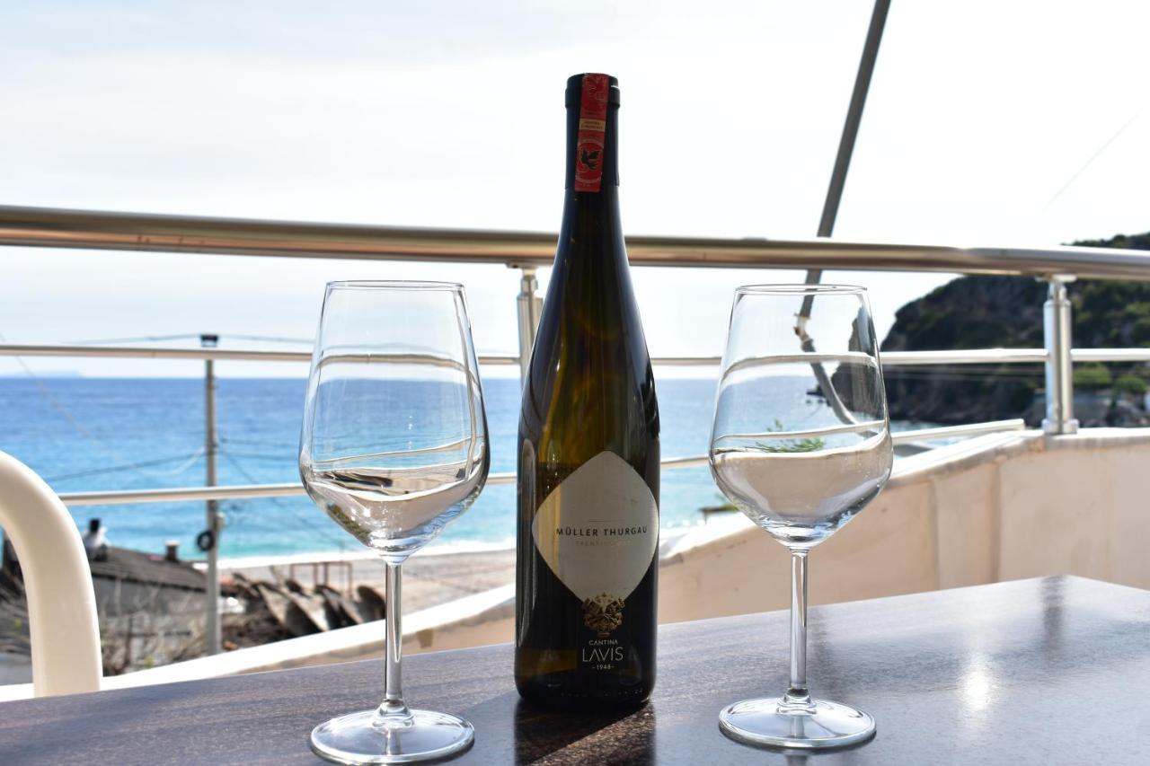 Antonis Hotel Himare Fshat